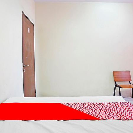 Oyo 91415 De Wijaya Hotel Sidoarjo Εξωτερικό φωτογραφία