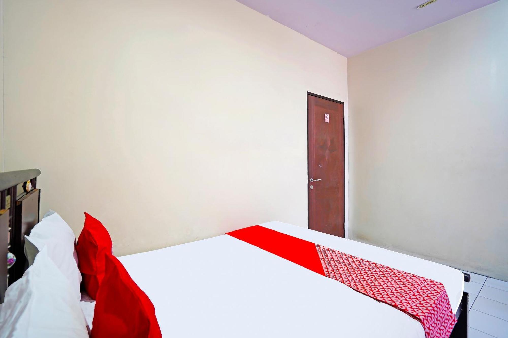 Oyo 91415 De Wijaya Hotel Sidoarjo Εξωτερικό φωτογραφία